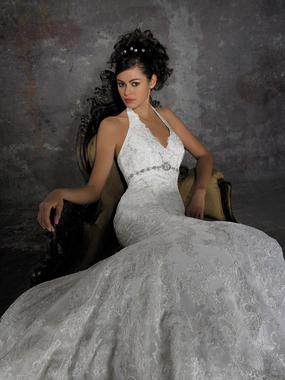 Orifashion HandmadeHandmade Lace Wedding Dress with Halter strap